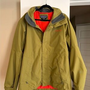 Patagonia Men's Olive and Red Performance Jacket